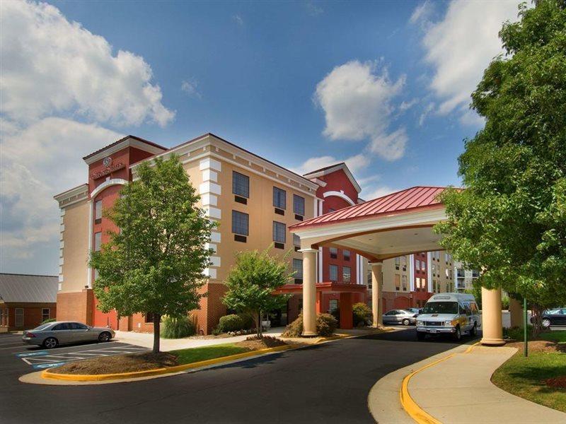Hotel Comfort Dulles Airport 3*
