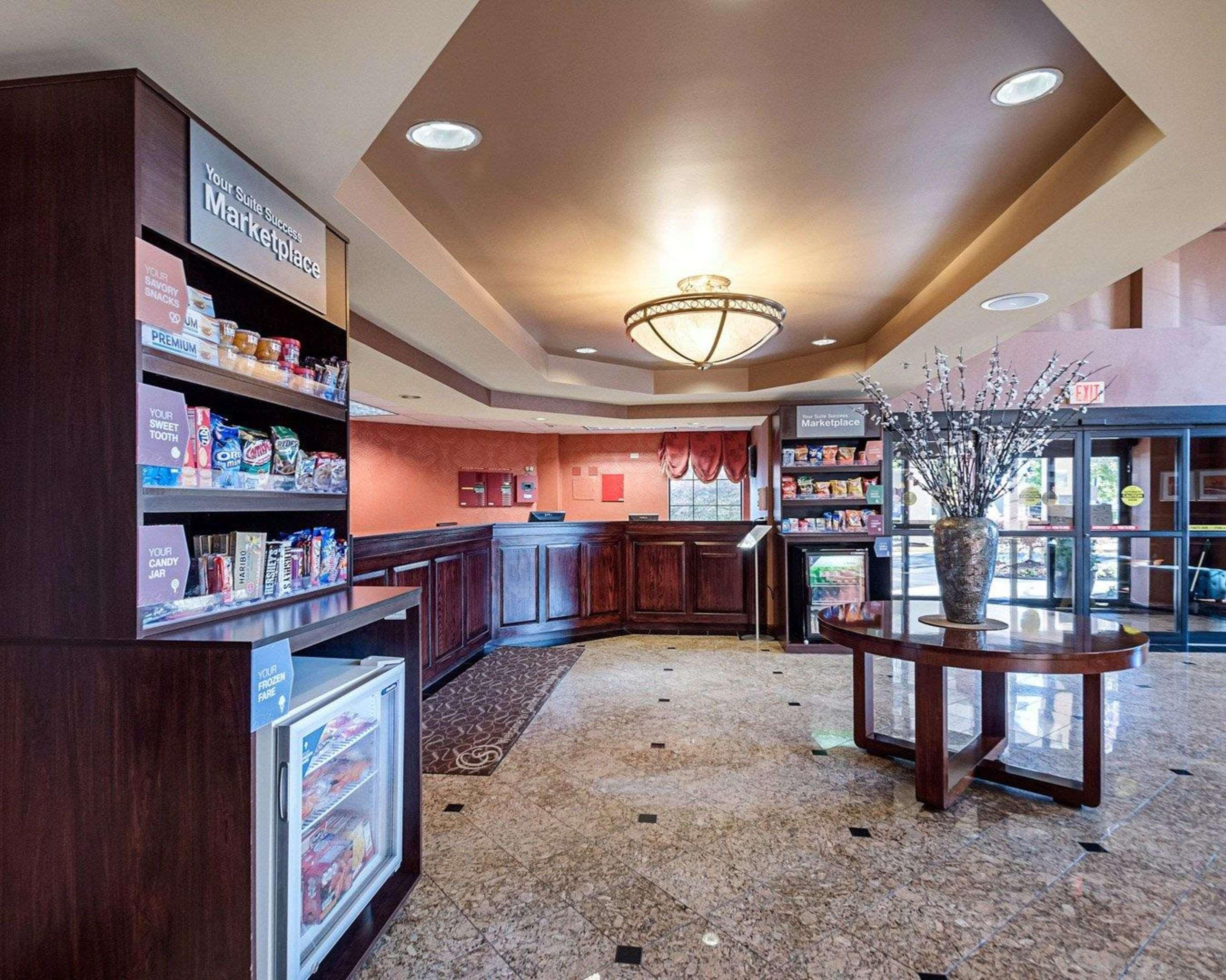 Comfort Dulles Airport Hotel 3*